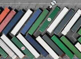 Truckers and Port Workers Struggle: Impact of Trump’s Tariffs truckers-and-port-workers-struggle-mpact-of-trumps-tariffs