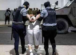 Trump administration seeks Supreme Court approval to deport 200 Venezuelan migrants trump-administration-seeks-supreme-court-approval-to-deport-200-venezuelan-migrants