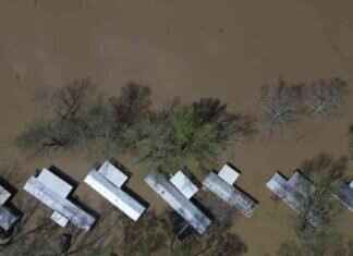 Trump Administration Weakens FEMA and Shifts Disaster Response to States amid Climate Hazards trump-administration-weakens-fema-and-shifts-disaster-response-to-states-amid-climate-hazards