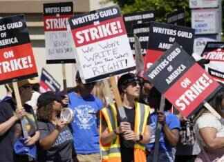 WGA Trial Chair Criticizes Flawed Discipline Process for Accused Strike Violator wga-trial-chair-criticizes-flawed-discipline-process-for-accused-strike-violator