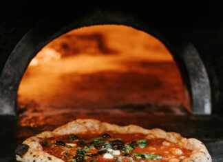 Hollywood Pizza: Discover the Secret to Its Irresistible Flavor