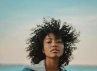 Frank Ocean Hoodie: Discover Why This Style Is a Must-Have!